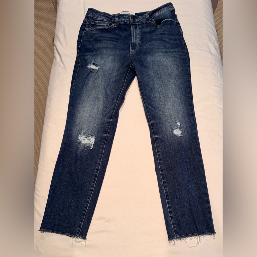 KanCan Dark Blue Distressed Women's Jeans, size 13/30